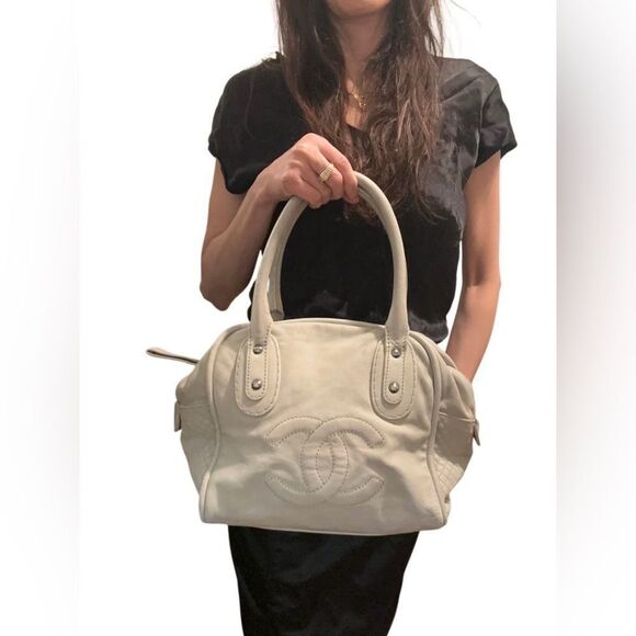 Chanel White Satchel with Iconic CC Logo - Picture 1 of 11